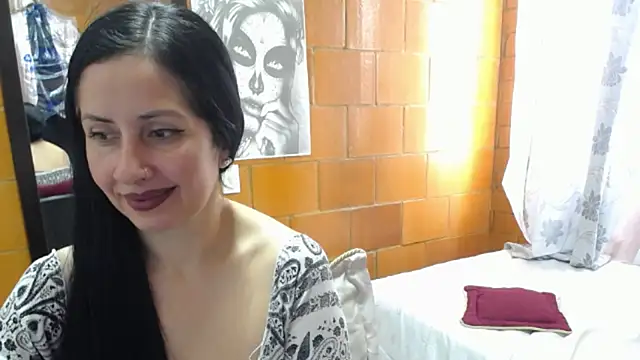 Snapshot of charlote_temple chatting on October 29, 2025, 3:22 pm charlote temple online show from October 29, 2025, 3:22 pm