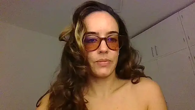 melaniepatterson online show from September 12, 2025, 2:55 am