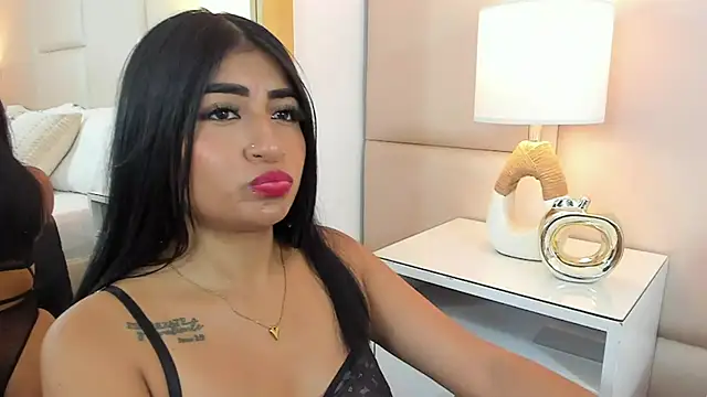 AntoniaRoss  online show from November 4, 2025, 2:10 pm