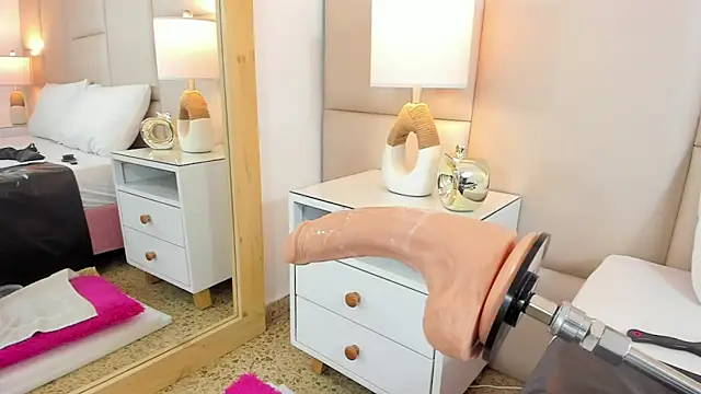 Snapshot of AntoniaRoss_ chatting on February 26, 2025, 11:19 pm AntoniaRoss  online show from February 26, 2025, 11:19 pm