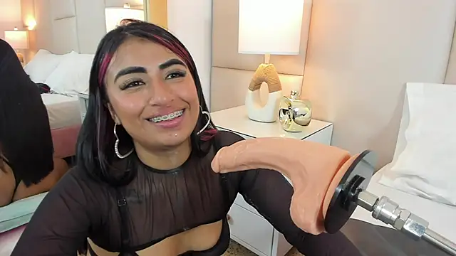 Snapshot of AntoniaRoss_ chatting on February 22, 2025, 2:50 am AntoniaRoss  online show from February 22, 2025, 2:50 am