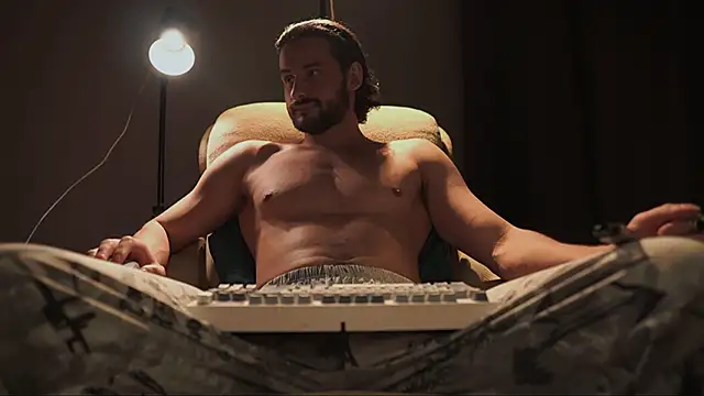 Keen   Luckystrike online show from January 14, 2026, 9:35 am