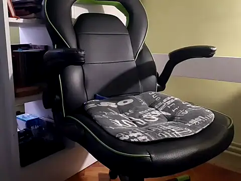 feathersify online show from November 26, 2025, 6:46 am