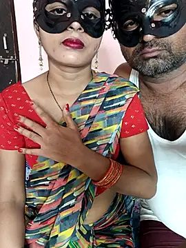 Snapshot of desilivecouple chatting on November 2, 2025, 9:14 am desilivecouple online show from November 2, 2025, 9:14 am