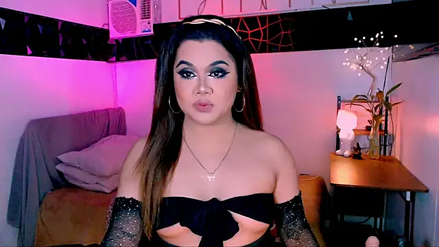 asiankatyhuge online show from October 5, 2025, 10:44 pm