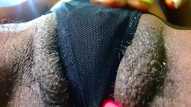 Snapshot of bethanywilson_23 chatting on December 22, 2025, 11:32 am bethanywilson 23 online show from December 22, 2025, 11:32 am