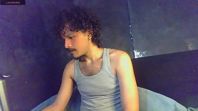 Snapshot of die_mond chatting on June 3, 2026, 12:28 pm die mond online show from June 3, 2026, 12:28 pm