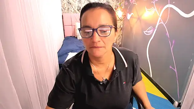 Snapshot of MarilynMiilf_ chatting on March 10, 2025, 10:34 pm MarilynMiilf online show from March 10, 2025, 10:34 pm