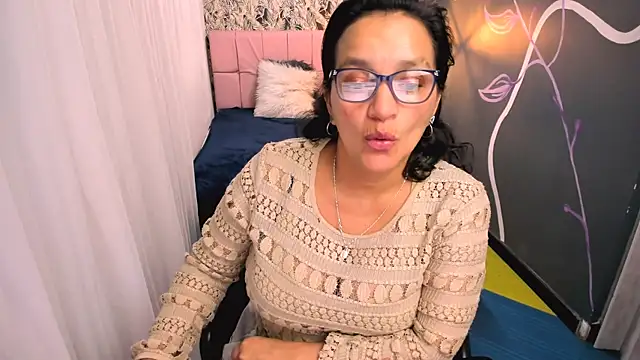 Snapshot of MarilynMiilf_ chatting on March 12, 2025, 1:03 am MarilynMiilf online show from March 12, 2025, 1:03 am