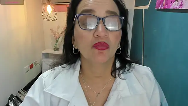 Snapshot of MarilynMiilf_ chatting on December 11, 2024, 10:49 pm MarilynMiilf online show from December 11, 2024, 10:49 pm