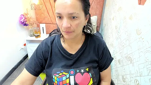 MarilynMiilf  online show from December 5, 2025, 7:40 am