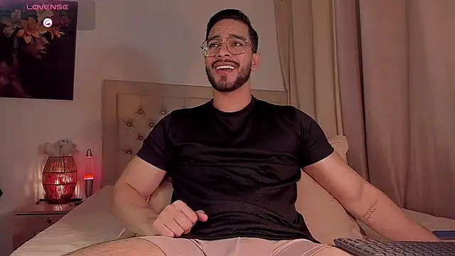 Snapshot of Josseph1_ chatting on October 15, 2025, 11:35 pm Josseph1  online show from October 15, 2025, 11:35 pm