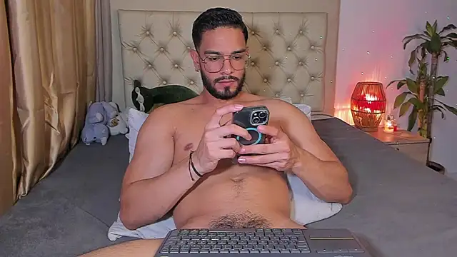 Snapshot of Josseph1_ chatting on February 6, 2025, 3:37 am Josseph1 online show from February 6, 2025, 3:37 am