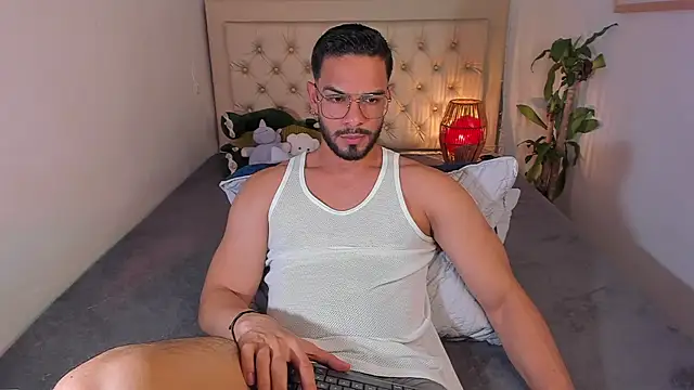 Snapshot of Josseph1_ chatting on January 16, 2025, 1:37 am Josseph1 online show from January 16, 2025, 1:37 am
