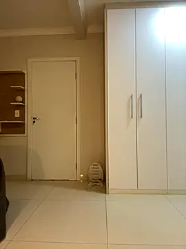 Snapshot of AliceStone19 chatting on October 10, 2025, 4:52 pm AliceStone19 online show from October 10, 2025, 4:52 pm