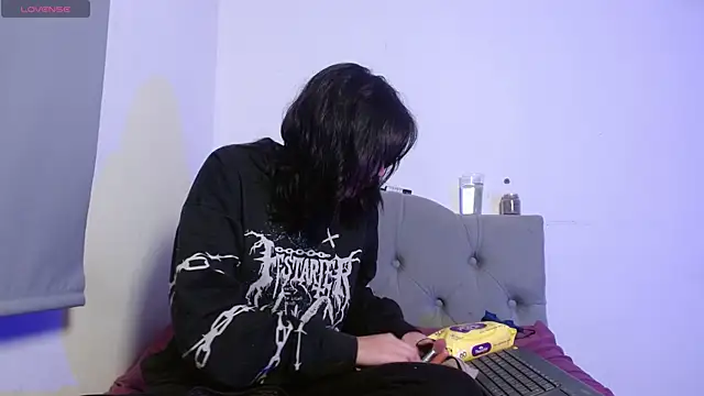 Red-moon1 online show from September 23, 2025, 4:41 am