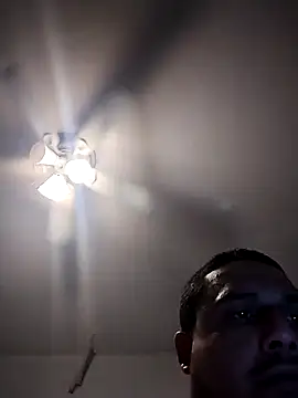 Snapshot of thickcocklatino chatting on February 6, 2026, 9:00 pm thickcocklatino online show from February 6, 2026, 9:00 pm