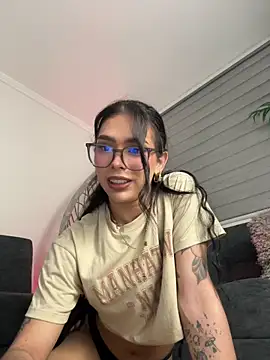 Samantha Bernardo online show from June 9, 2026, 5:08 am