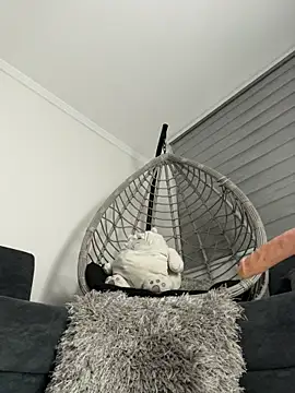 Samantha Bernardo online show from June 5, 2026, 6:52 am