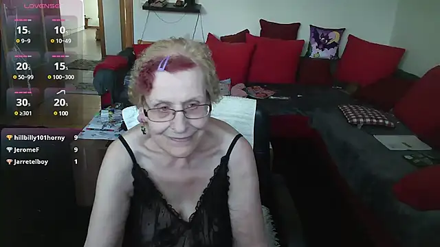 HeisseomaOriginal online show from February 26, 2025, 2:38 pm