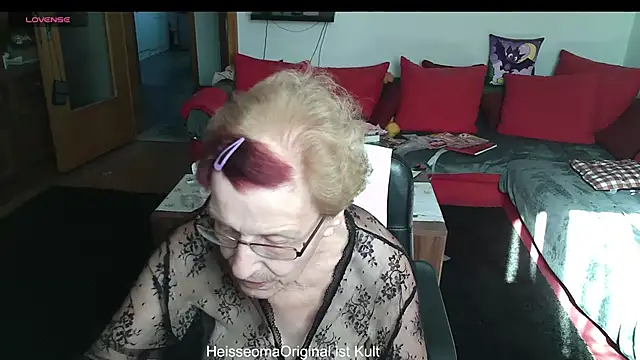 HeisseomaOriginal online show from July 29, 2026, 7:18 am