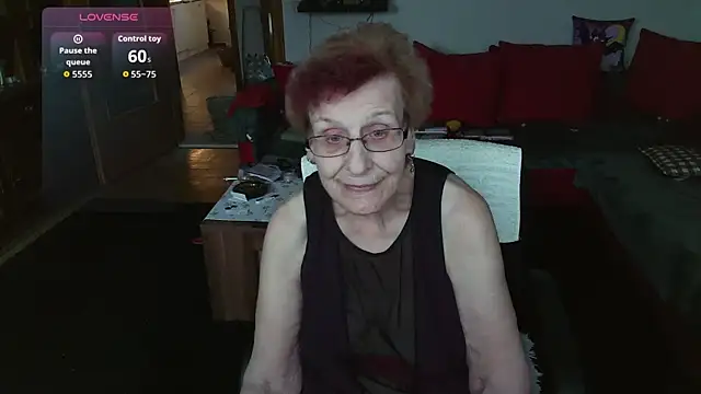 HeisseomaOriginal online show from February 8, 2026, 8:12 am