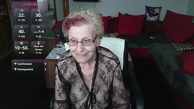 HeisseomaOriginal online show from May 17, 2026, 7:19 am