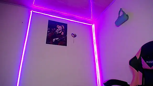 yuliana 19 online show from March 19, 2026, 12:49 pm