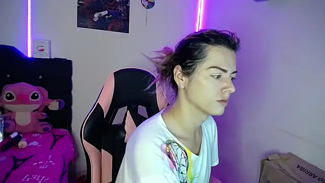 Snapshot of yuliana_19 chatting on October 6, 2025, 9:54 am yuliana 19 online show from October 6, 2025, 9:54 am