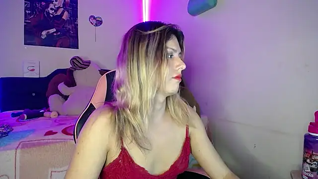 Snapshot of yuliana_19 chatting on December 13, 2025, 8:04 pm yuliana 19 online show from December 13, 2025, 8:04 pm