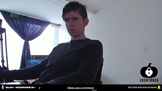 Snapshot of Headhunterdz chatting on October 26, 2025, 9:04 pm Headhunterdz online show from October 26, 2025, 9:04 pm