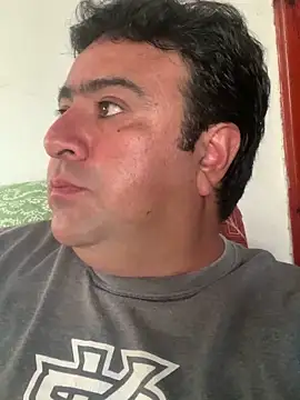 EmilianoGt online show from October 26, 2025, 10:43 pm