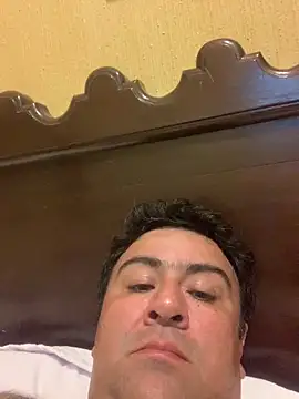 EmilianoGt online show from October 28, 2025, 5:56 pm