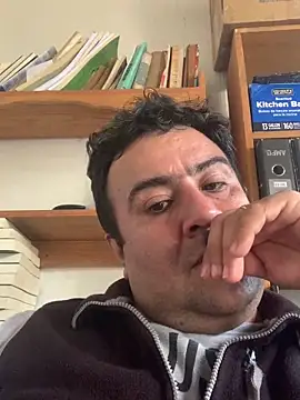 EmilianoGt online show from October 14, 2025, 5:57 pm