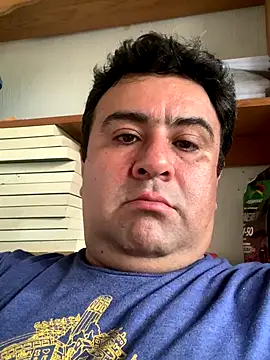 EmilianoGt online show from October 8, 2025, 4:40 pm