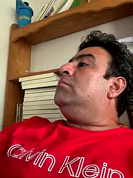 EmilianoGt online show from October 17, 2025, 9:16 pm