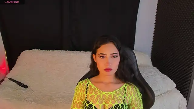 Snapshot of rosario215B chatting on November 29, 2025, 4:23 am rosario215B online show from November 29, 2025, 4:23 am