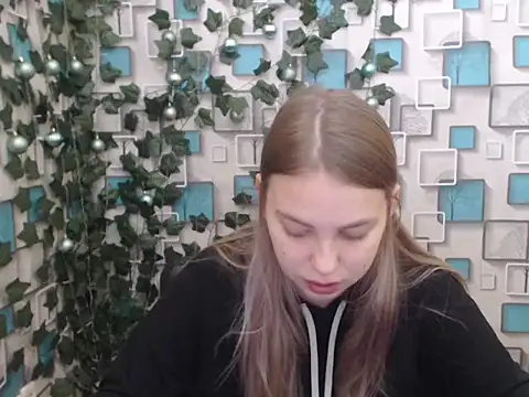 klerkarina online show from January 9, 2025, 5:44 am