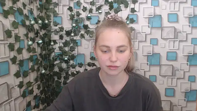 klerkarina online show from January 10, 2025, 7:57 am