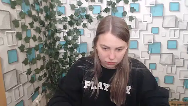 klerkarina online show from February 21, 2025, 9:02 am