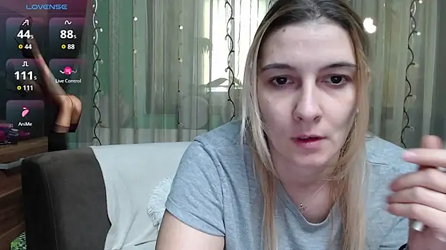 Snapshot of lovingfeetheels chatting on October 14, 2025, 7:53 am lovingfeetheels online show from October 14, 2025, 7:53 am