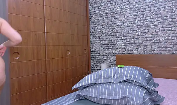 Snapshot of CuteBlondeMe chatting on October 24, 2025, 3:55 pm CuteBlondeMe online show from October 24, 2025, 3:55 pm