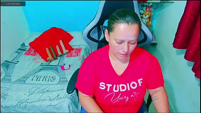 Snapshot of Diana_Lozano chatting on September 28, 2025, 7:15 am Diana Lozano online show from September 28, 2025, 7:15 am