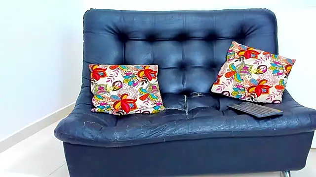 Snapshot of AlfredWalker chatting on October 8, 2025, 1:01 pm AlfredWalker online show from October 8, 2025, 1:01 pm