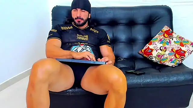 Snapshot of AlfredWalker chatting on September 26, 2025, 1:07 pm AlfredWalker online show from September 26, 2025, 1:07 pm