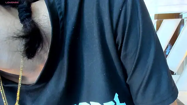 Linda4Petite online show from September 24, 2025, 6:03 pm