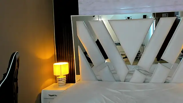 Linda4Petite online show from February 2, 2026, 5:56 pm