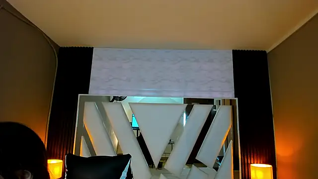 Linda4Petite online show from October 12, 2025, 12:50 pm