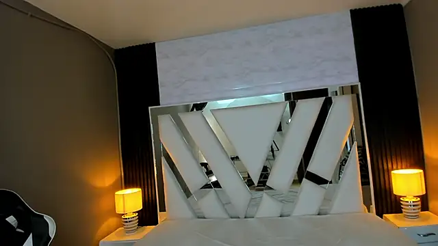 Linda4Petite online show from February 10, 2026, 6:07 pm