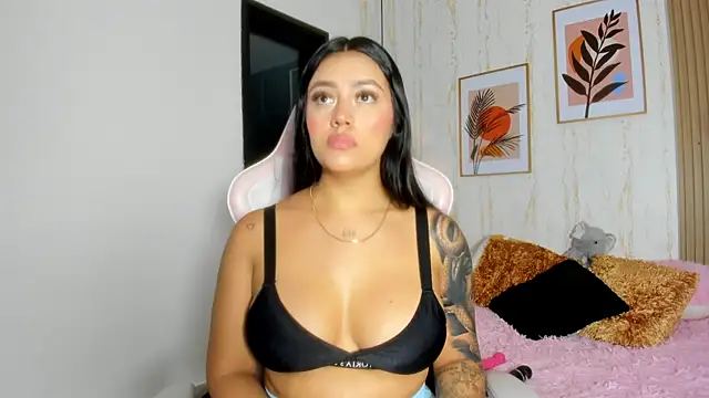 CameronCollins  online show from February 22, 2025, 10:42 pm